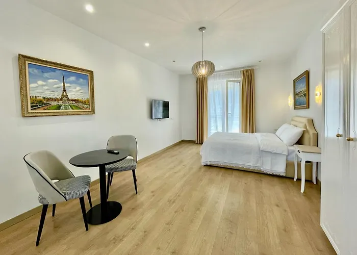 Edmond In The Hills * Tirana